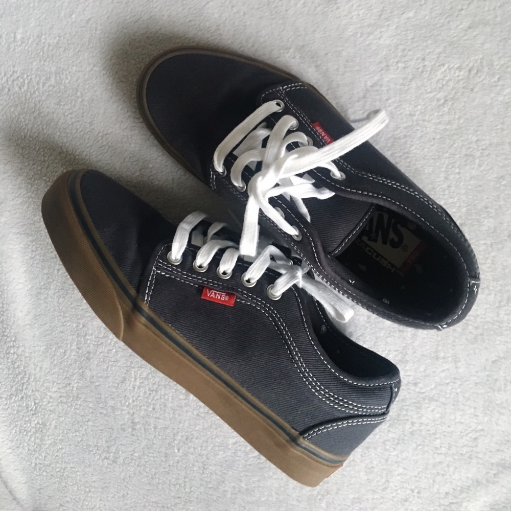 NWOT VANS ULTRACUSH HD PRO// UNISEX// skater shoes